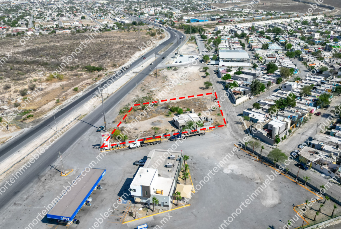 Venta Terreno 2,721m2 sobre Libr. Carlos Salinas con 53m de frente