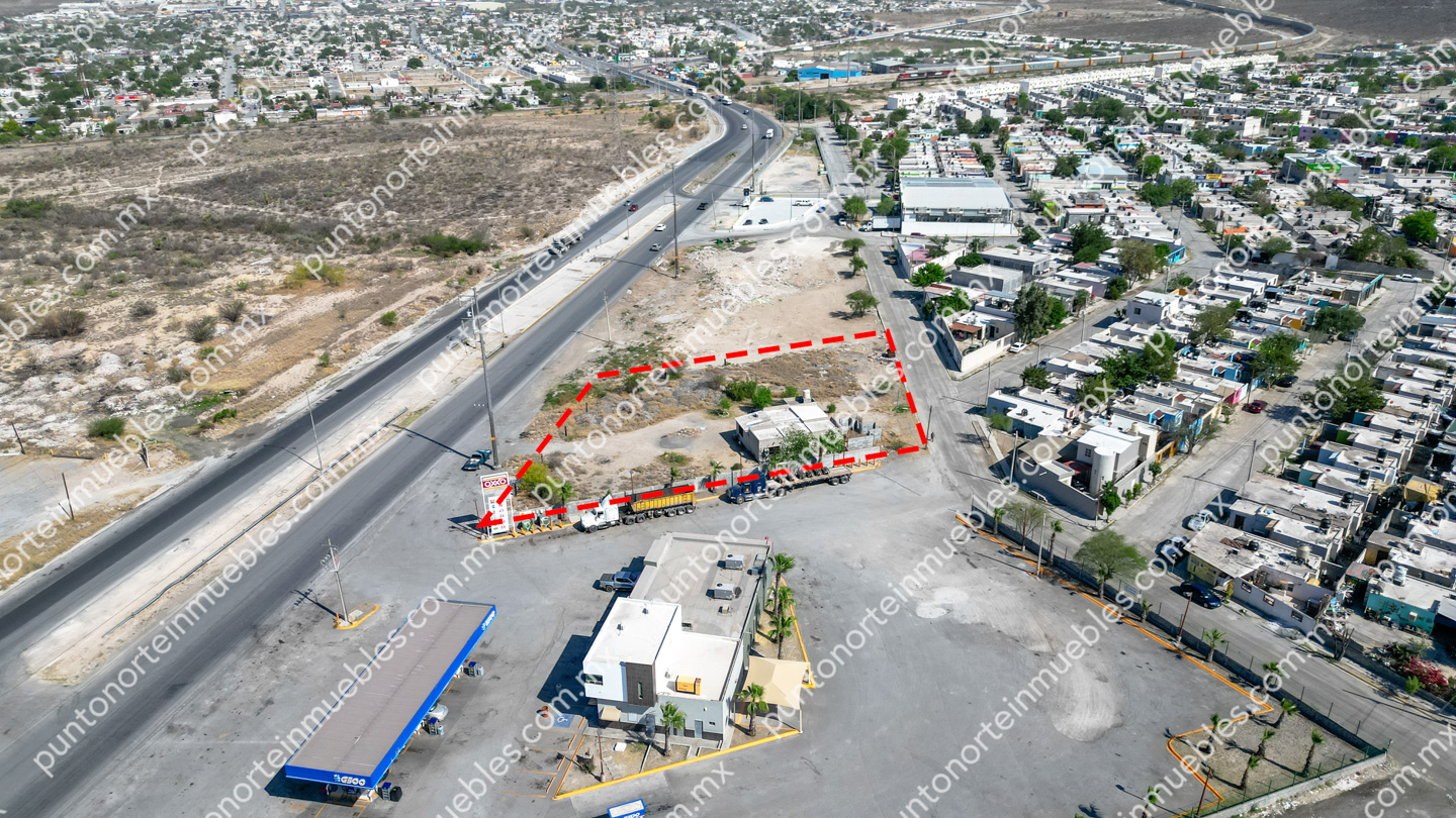 default Venta Terreno 2,721m2 sobre Libr. Carlos Salinas con 53m de frente