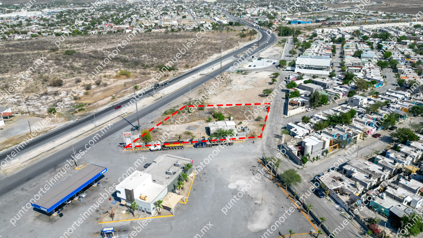 default Venta Terreno 2,721m2 sobre Libr. Carlos Salinas con 53m de frente