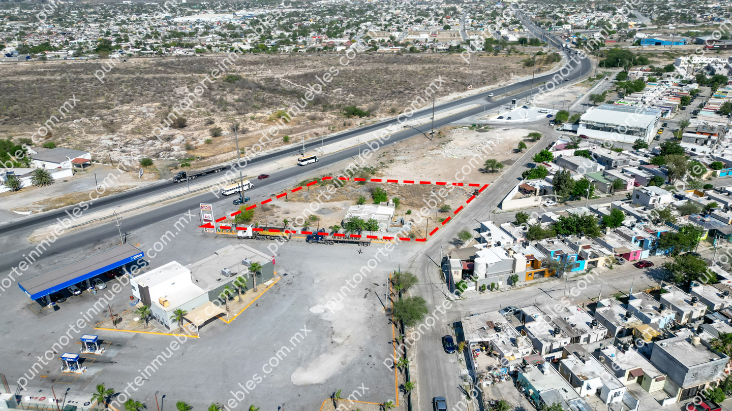 default Venta Terreno 2,721m2 sobre Libr. Carlos Salinas con 53m de frente