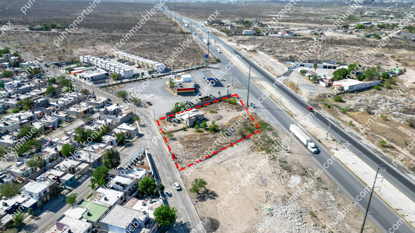 default Venta Terreno 2,721m2 sobre Libr. Carlos Salinas con 53m de frente