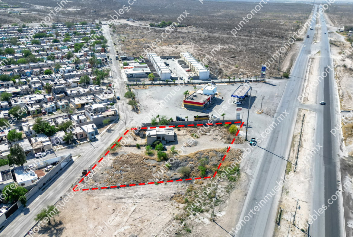 Venta Terreno 2,721m2 sobre Libr. Carlos Salinas con 53m de frente