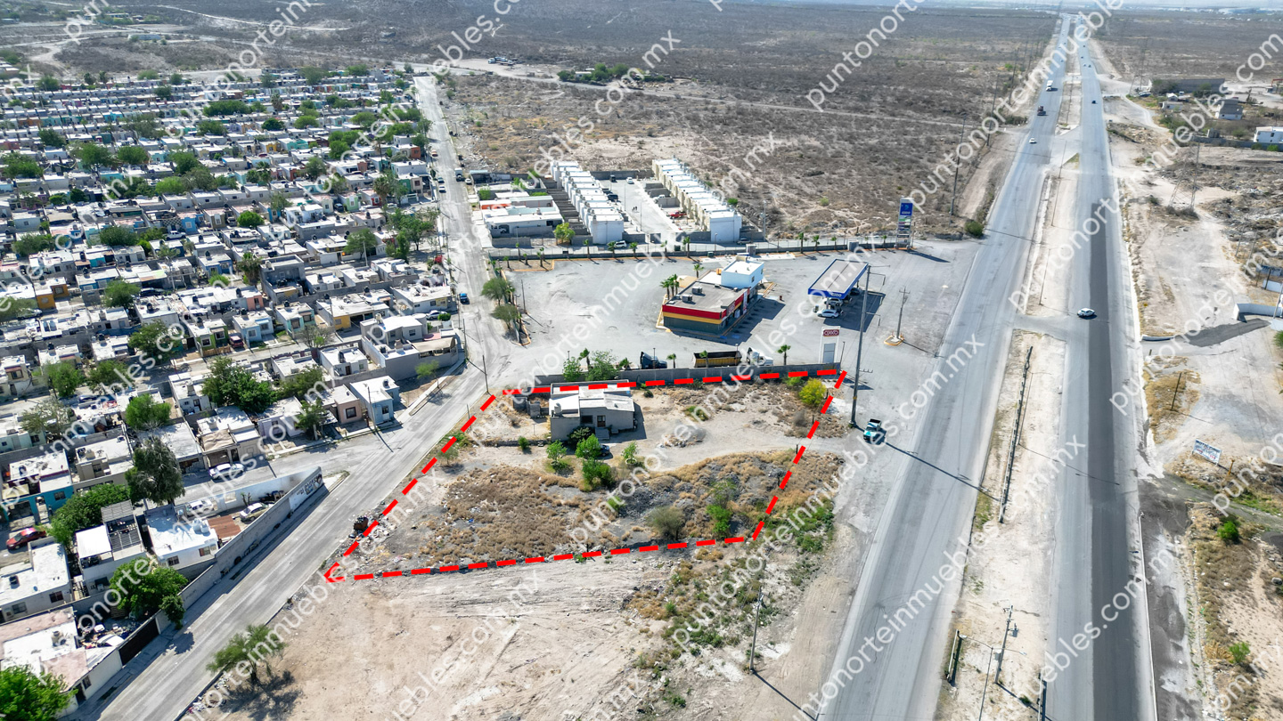 default Venta Terreno 2,721m2 sobre Libr. Carlos Salinas con 53m de frente