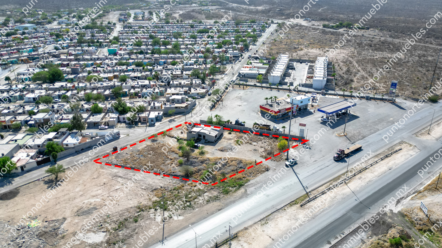 default Venta Terreno 2,721m2 sobre Libr. Carlos Salinas con 53m de frente
