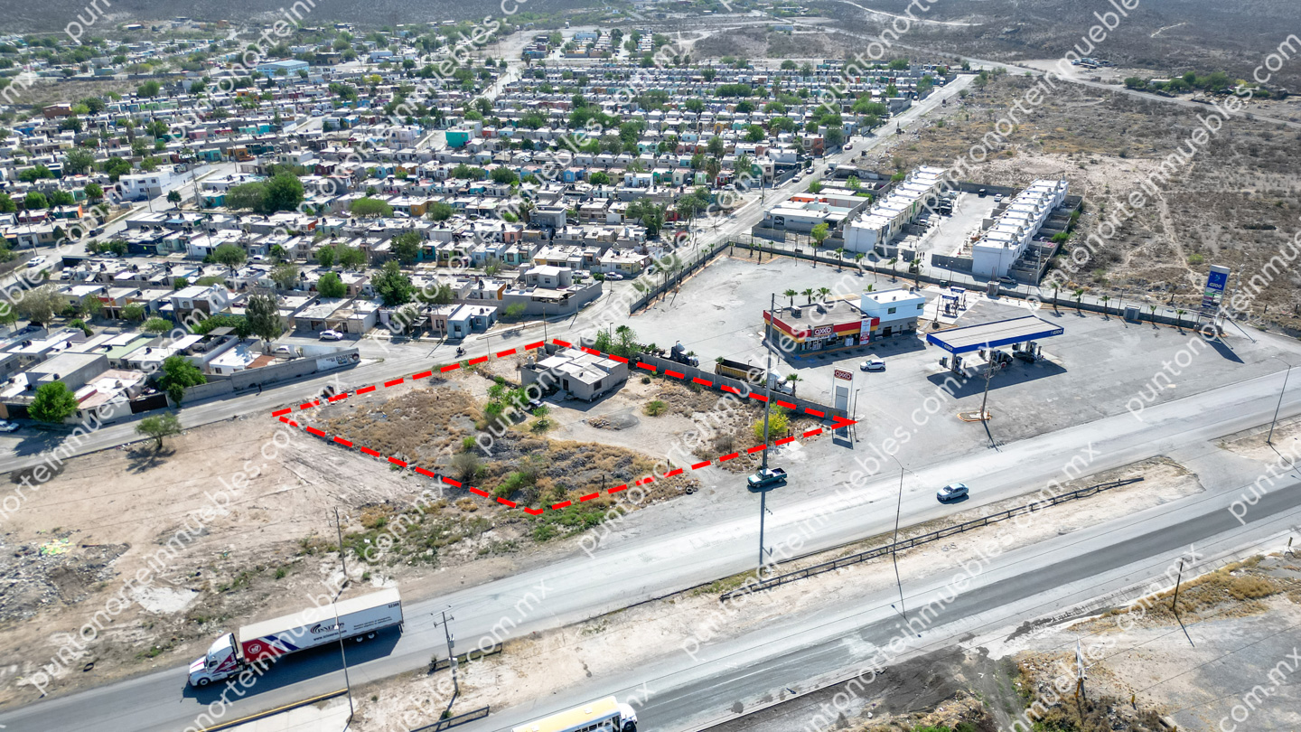 default Venta Terreno 2,721m2 sobre Libr. Carlos Salinas con 53m de frente