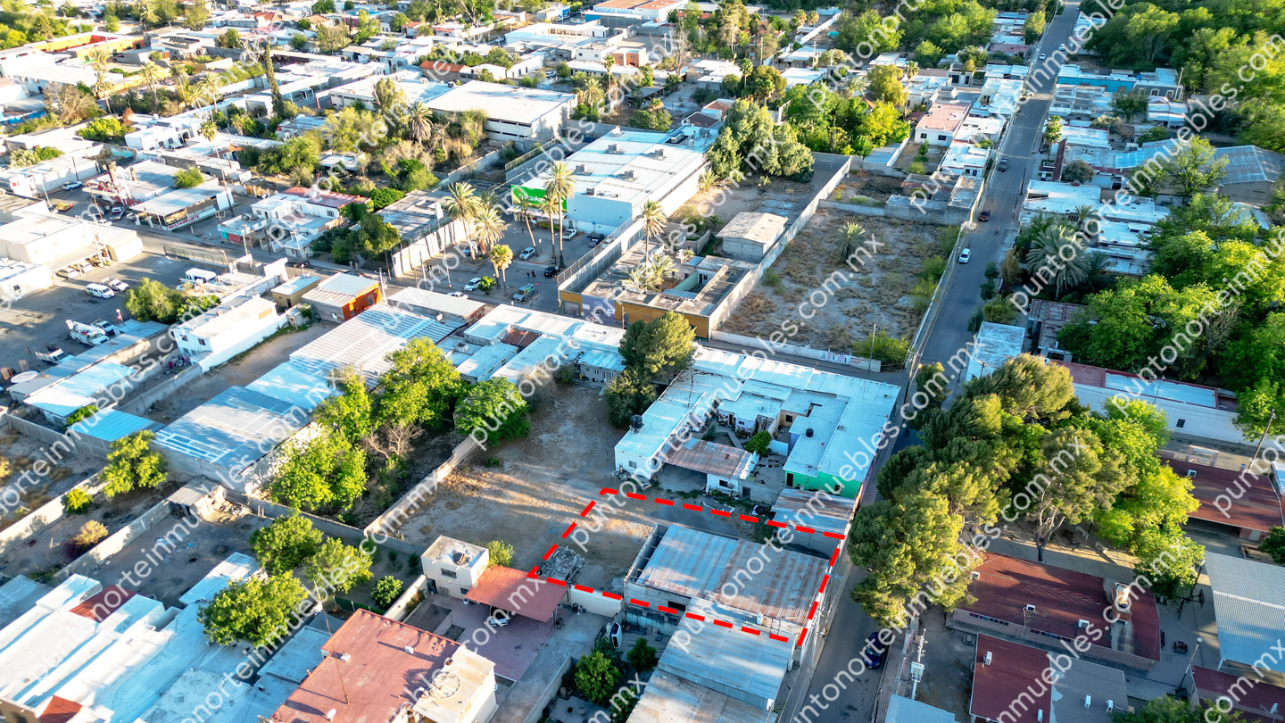 Venta Terreno 495m2 en Zona Comercial Centro cerca de Aurrera San Buena