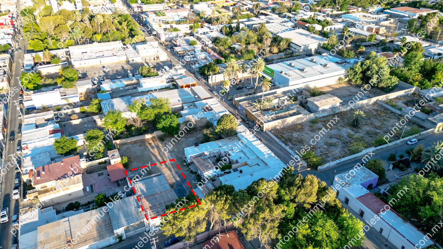 Venta Terreno 495m2 en Zona Comercial Centro cerca de Aurrera San Buena