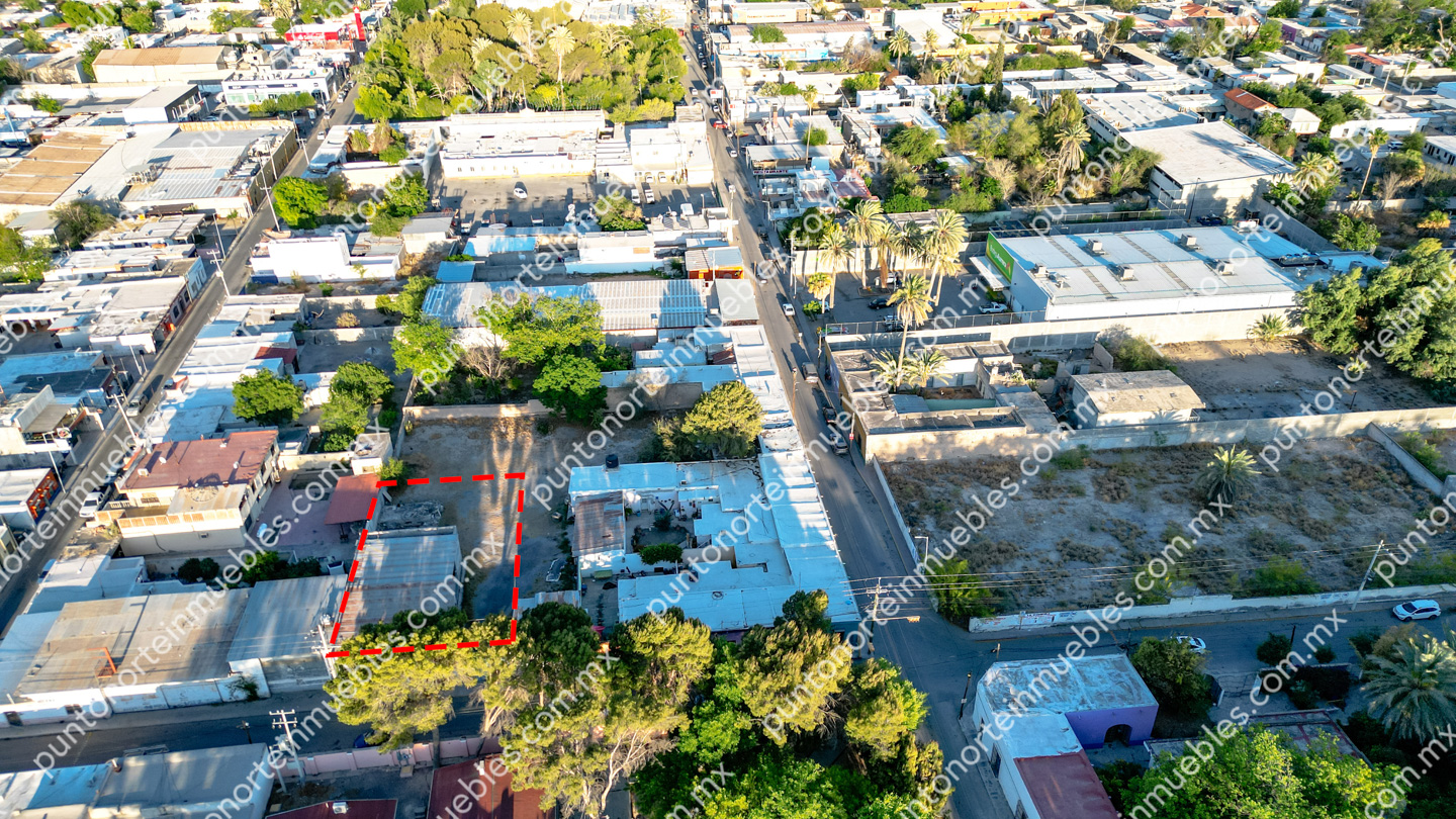 Venta Terreno 495m2 en Zona Comercial Centro cerca de Aurrera San Buena