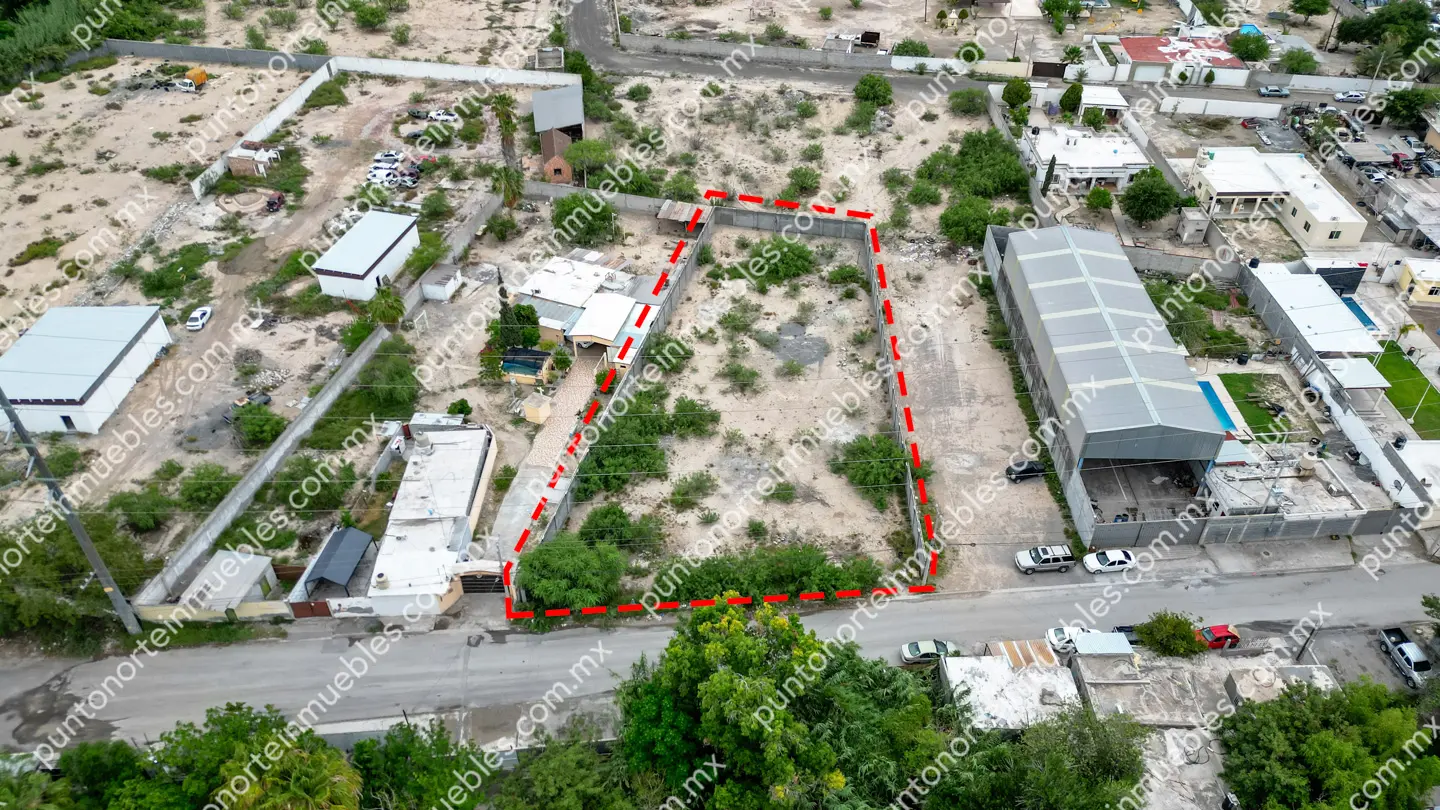 Terreno 1,775m2 Col 5 de Abril 02 Venta Terreno urbano de 1,775m2 Bardeado sobre Calle Álamo, a unas cuadras Av Montessori