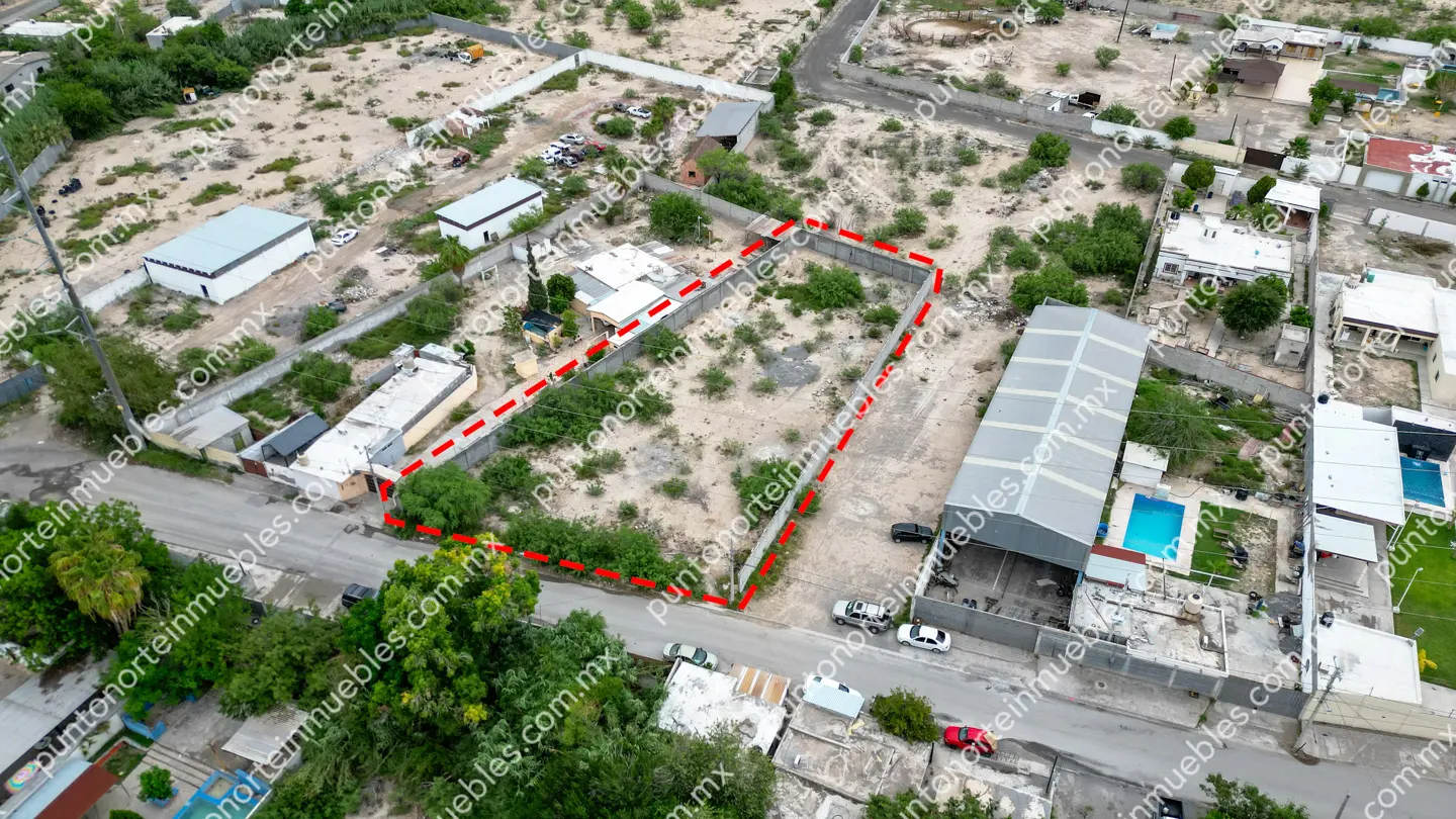 Terreno 1,775m2 Col 5 de Abril 03 Venta Terreno urbano de 1,775m2 Bardeado sobre Calle Álamo, a unas cuadras Av Montessori