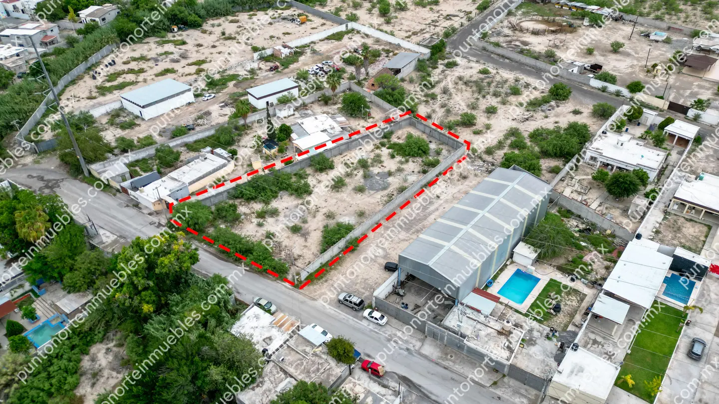 Terreno 1,775m2 Col 5 de Abril 04 Venta Terreno urbano de 1,775m2 Bardeado sobre Calle Álamo, a unas cuadras Av Montessori