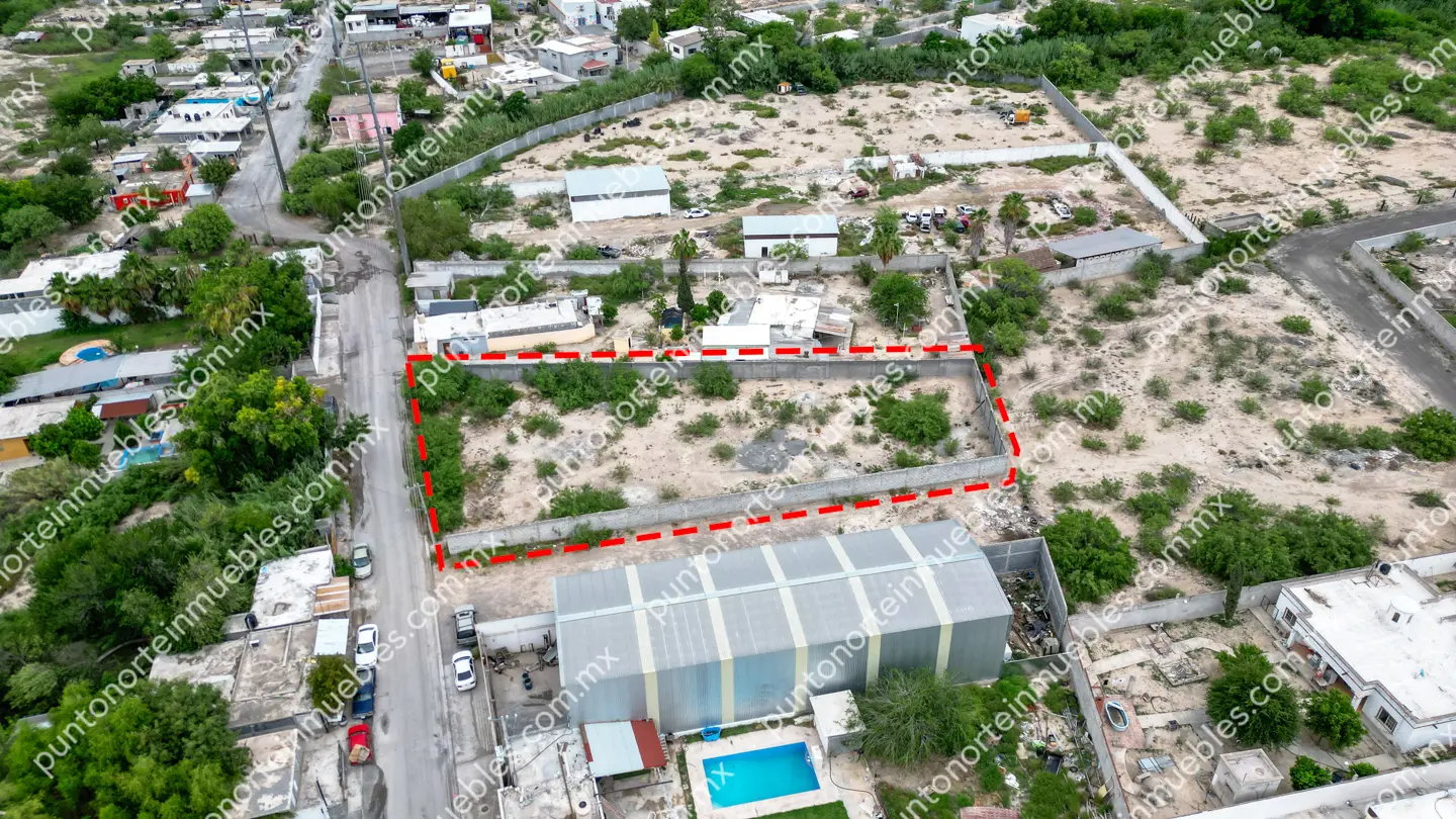 Terreno 1,775m2 Col 5 de Abril 06 Venta Terreno urbano de 1,775m2 Bardeado sobre Calle Álamo, a unas cuadras Av Montessori