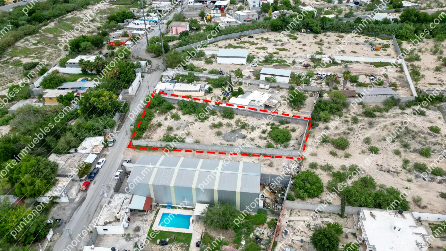 Terreno 1,775m2 Col 5 de Abril 07 Venta Terreno urbano de 1,775m2 Bardeado sobre Calle Álamo, a unas cuadras Av Montessori
