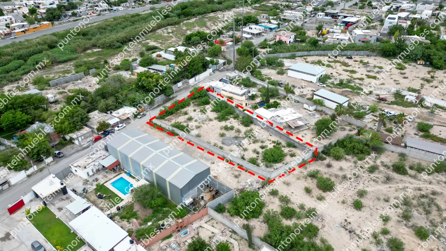 Terreno 1,775m2 Col 5 de Abril 09 Venta Terreno urbano de 1,775m2 Bardeado sobre Calle Álamo, a unas cuadras Av Montessori