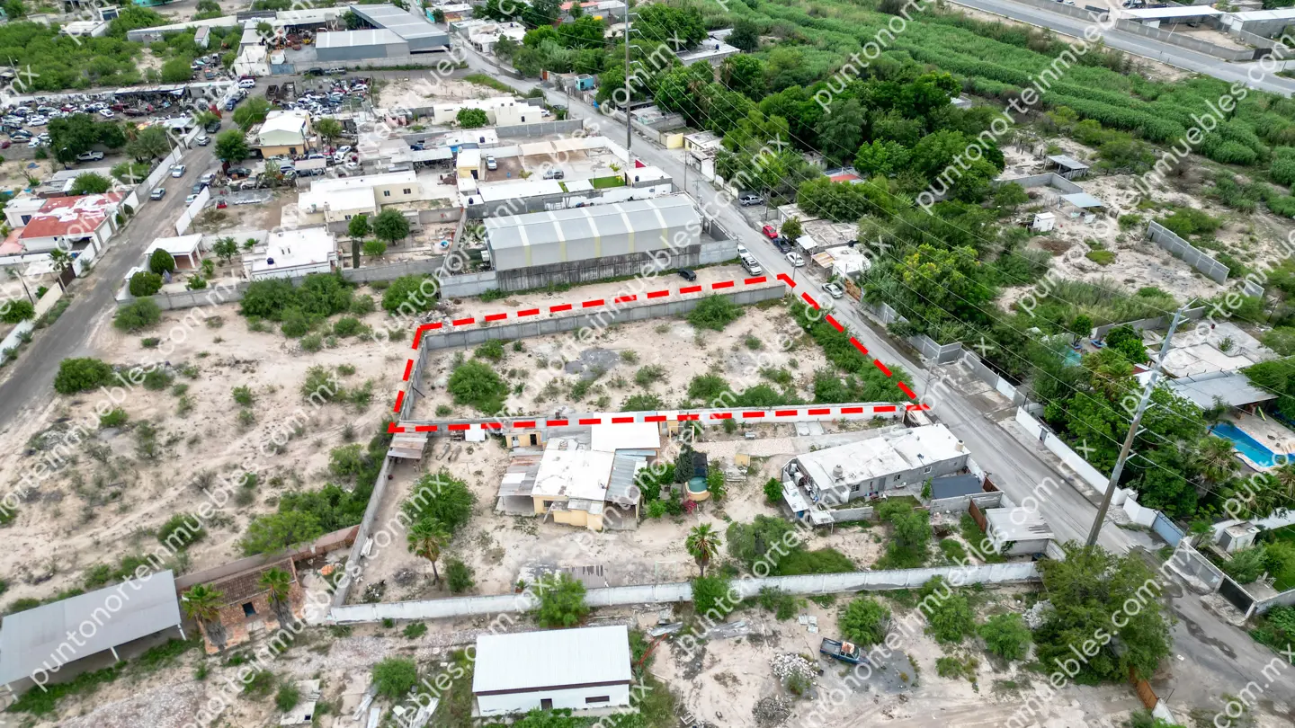 Terreno 1,775m2 Col 5 de Abril 15 Venta Terreno urbano de 1,775m2 Bardeado sobre Calle Álamo, a unas cuadras Av Montessori