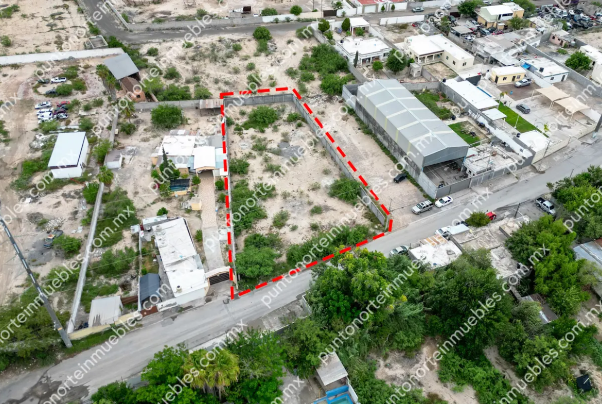 Venta Terreno urbano de 1,775m2 Bardeado sobre Calle Álamo, a unas cuadras Av Montessori