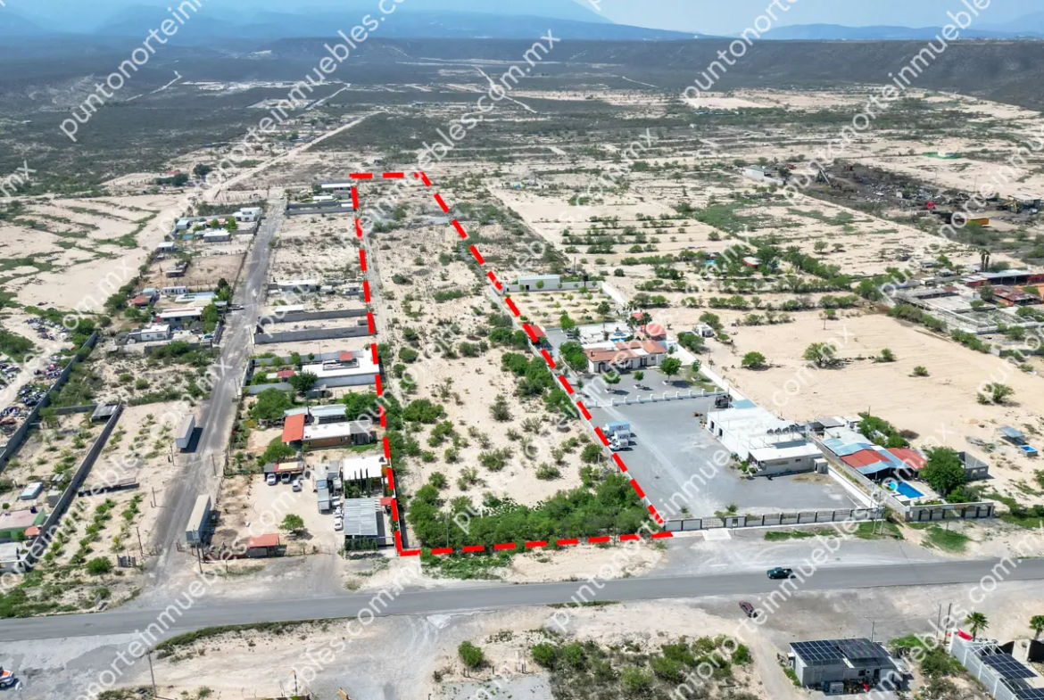 Venta de Terreno 3.3 Hectáreas sobre Carretera al Oro ubicado a 2.5km de Letras “Yo Amo Monclova”