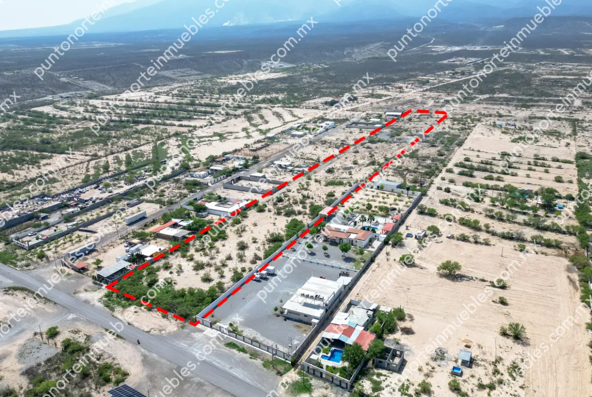 Venta de Terreno 3.3 Hectáreas sobre Carretera al Oro ubicado a 2.5km de Letras “Yo Amo Monclova”