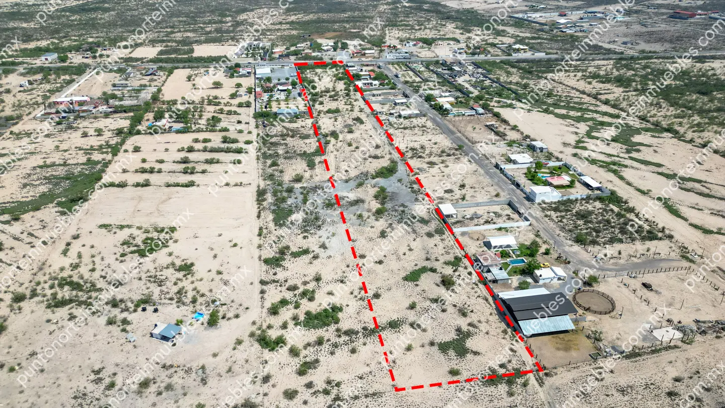 Venta de Terreno 3.3 Hectáreas sobre Carretera al Oro ubicado a 2.5km de Letras “Yo Amo Monclova”