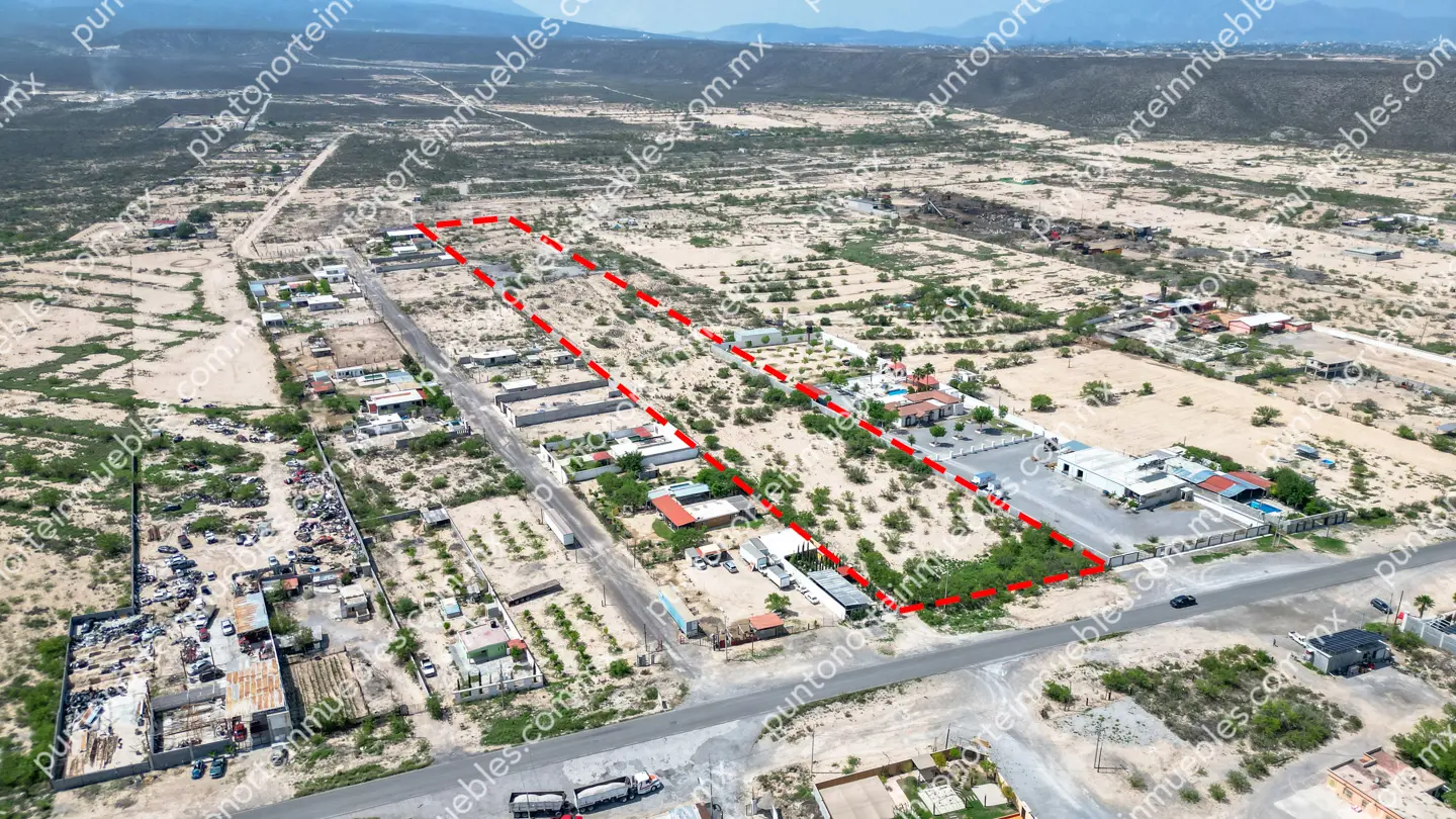 Venta de Terreno 3.3 Hectáreas sobre Carretera al Oro ubicado a 2.5km de Letras “Yo Amo Monclova”