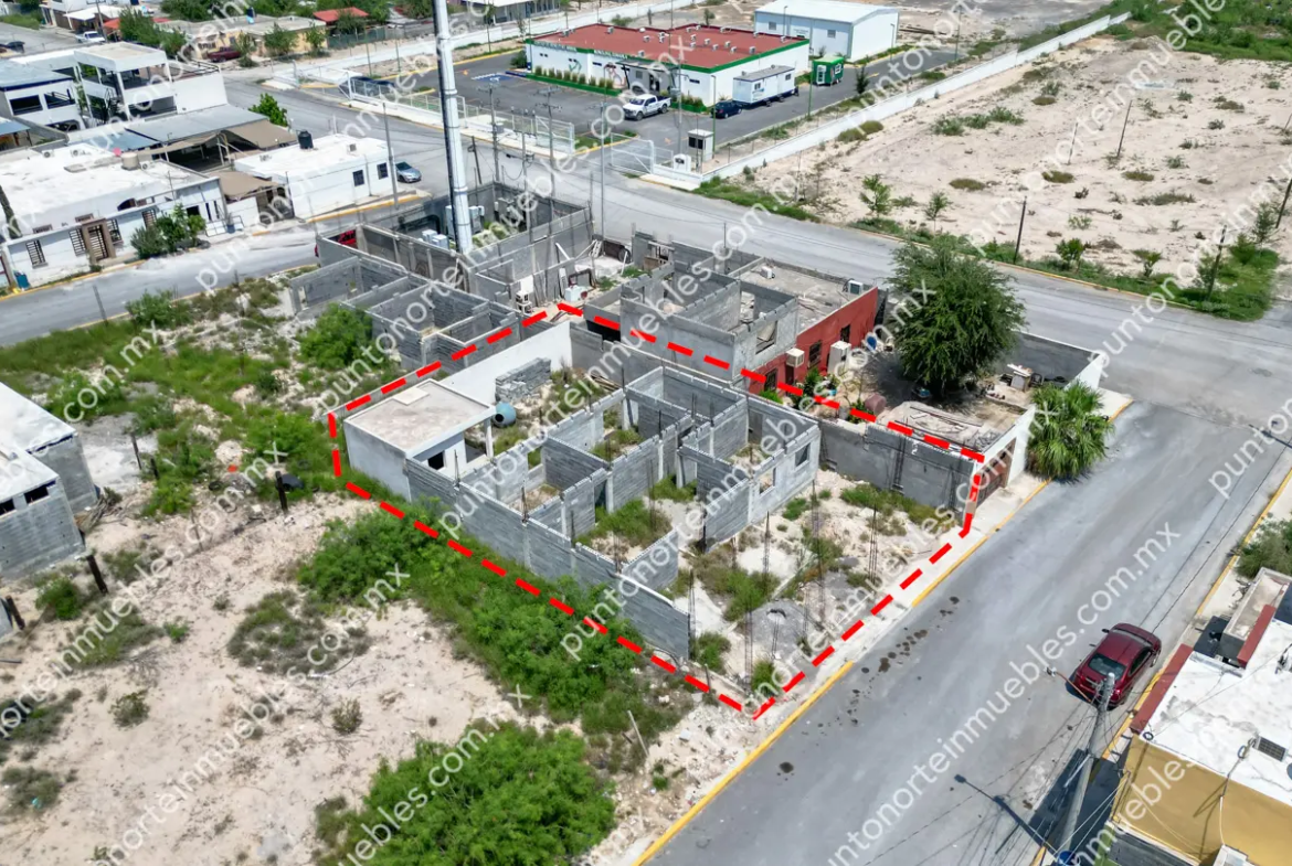 Venta de Terreno 337.50m2 con Construcción, Todos los Servicios, Col Los Reyes