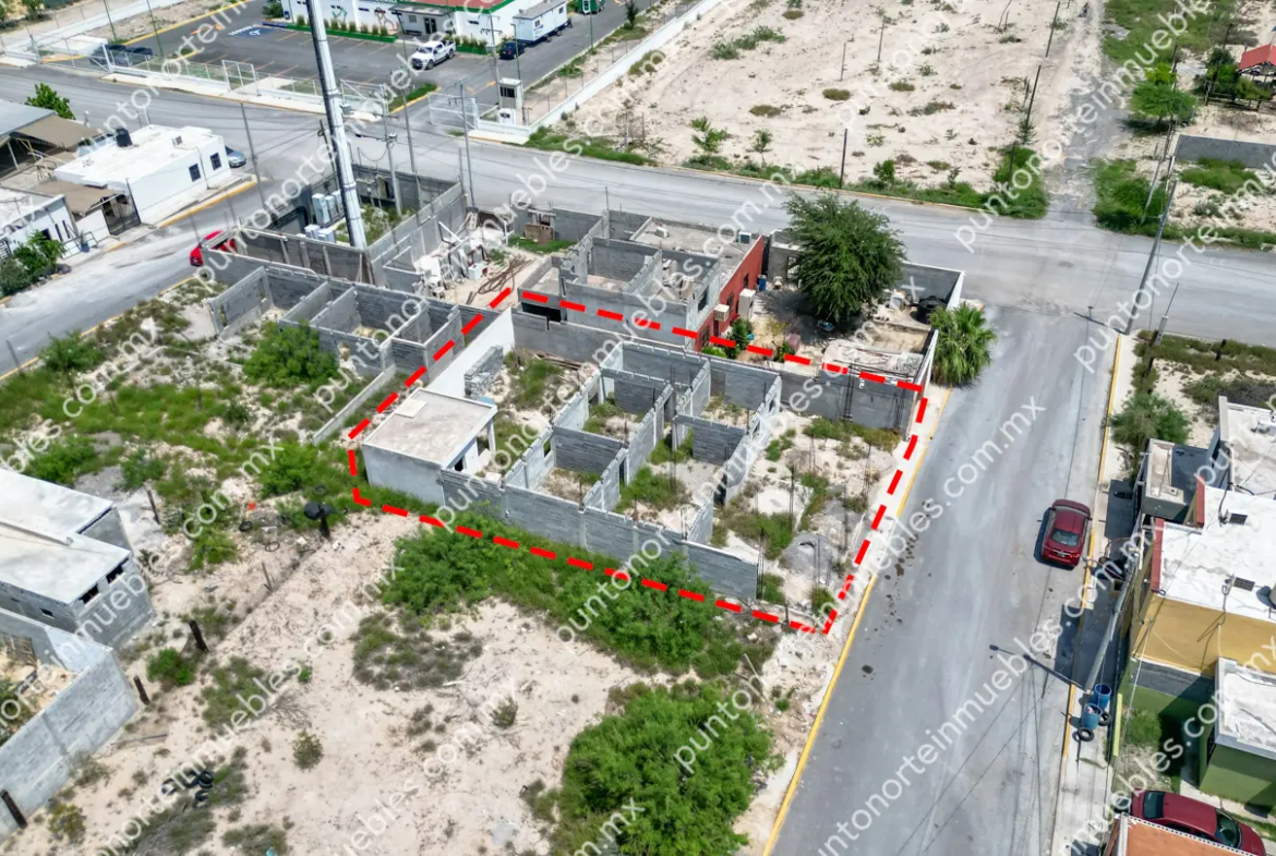 Venta de Terreno 337.50m2 con Construcción, Todos los Servicios, Col Los Reyes
