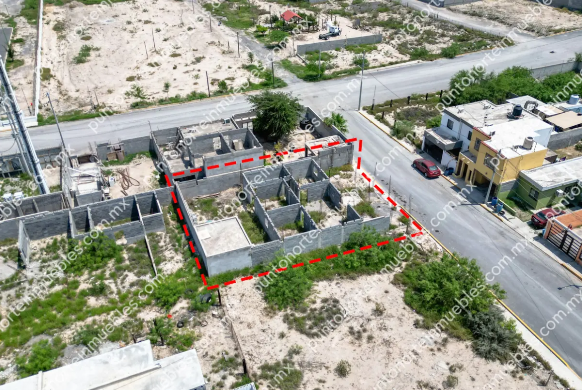 Venta de Terreno 337.50m2 con Construcción, Todos los Servicios, Col Los Reyes