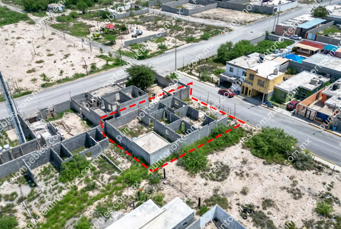 Venta de Terreno 337.50m2 con Construcción, Todos los Servicios, Col Los Reyes