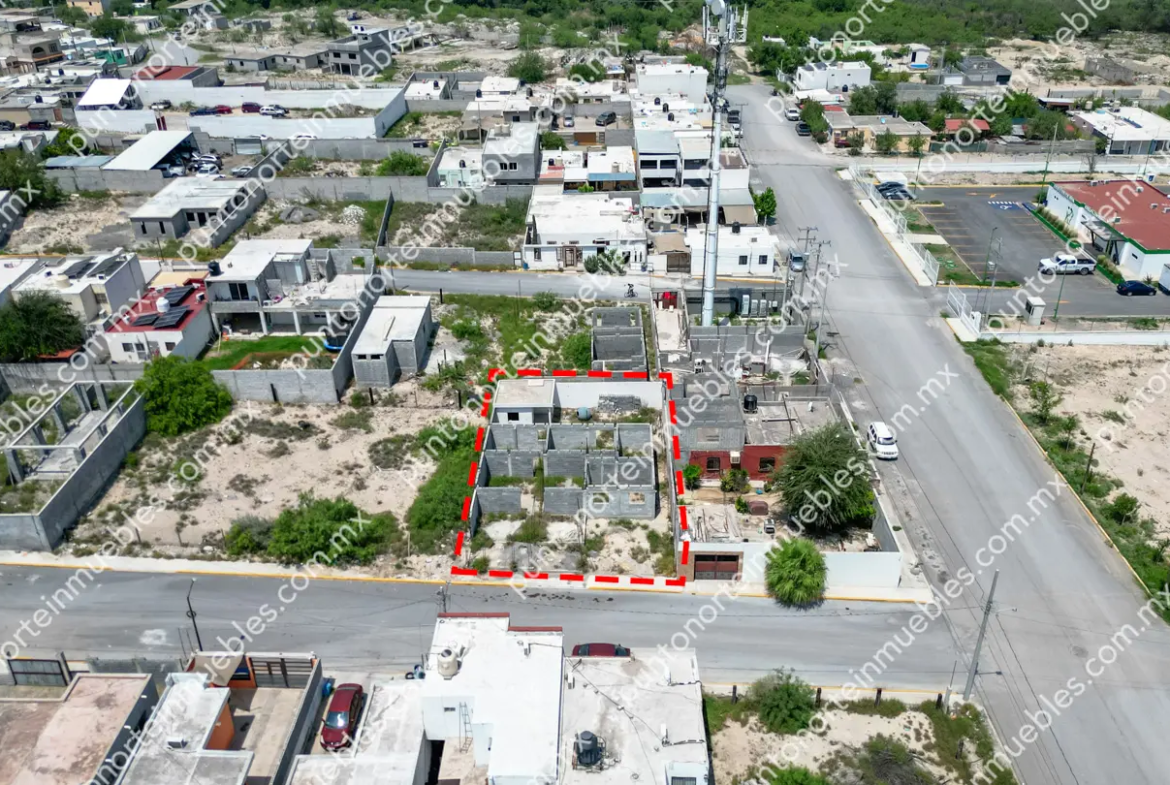 Venta de Terreno 337.50m2 con Construcción, Todos los Servicios, Col Los Reyes