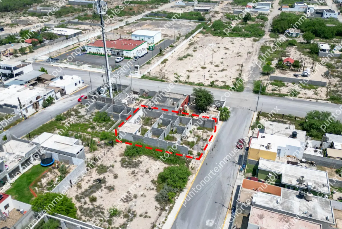 Venta de Terreno 337.50m2 con Construcción, Todos los Servicios, Col Los Reyes