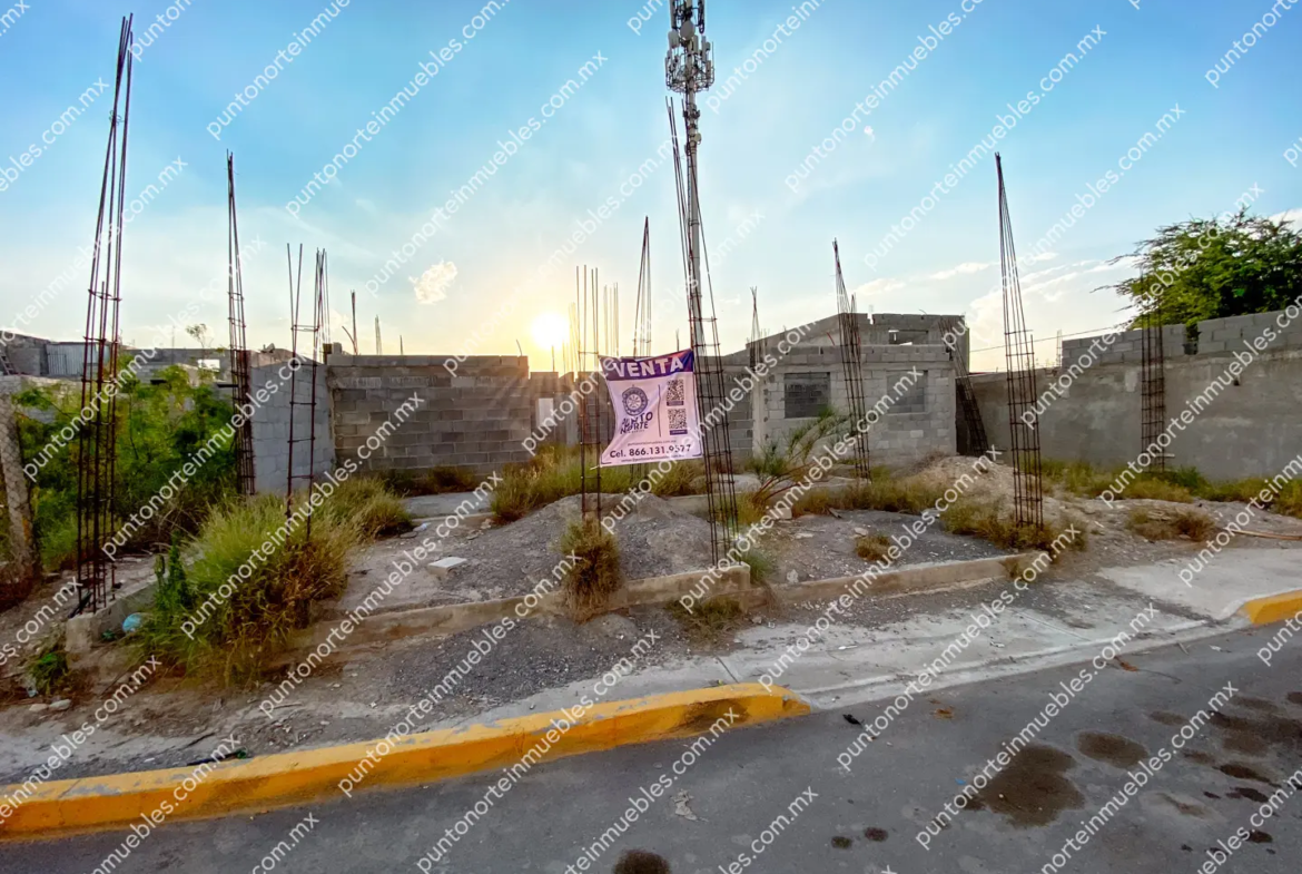 Venta de Terreno 337.50m2 con Construcción, Todos los Servicios, Col Los Reyes