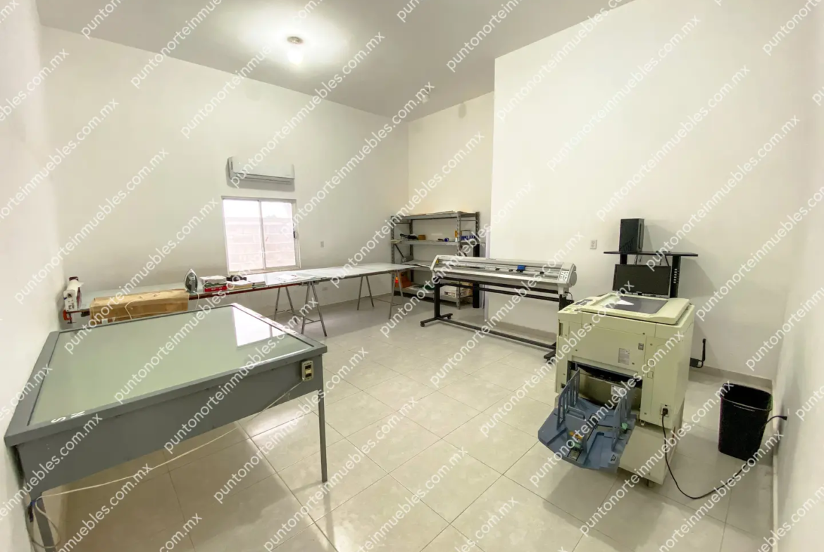 Venta Nave Industrial 1,000m2 Techados, con $6,500m2 de Terreno en Estancias, Monclova