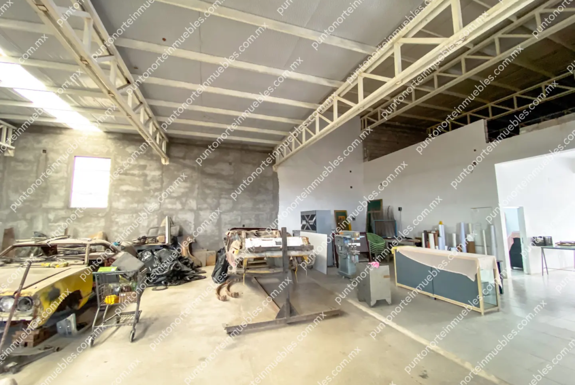 Venta Nave Industrial 1,000m2 Techados, con $6,500m2 de Terreno en Estancias, Monclova