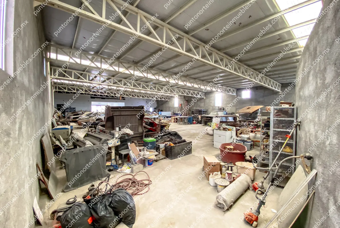 Venta Nave Industrial 1,000m2 Techados, con $6,500m2 de Terreno en Estancias, Monclova