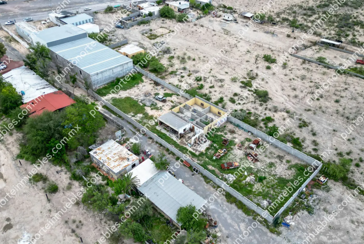 Venta Nave Industrial 1,000m2 Techados, con $6,500m2 de Terreno en Estancias, Monclova