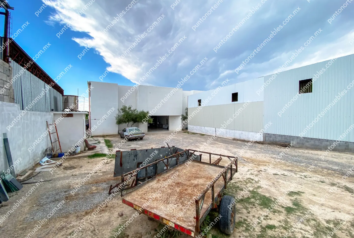 Venta Nave Industrial 1,000m2 Techados, con $6,500m2 de Terreno en Estancias, Monclova