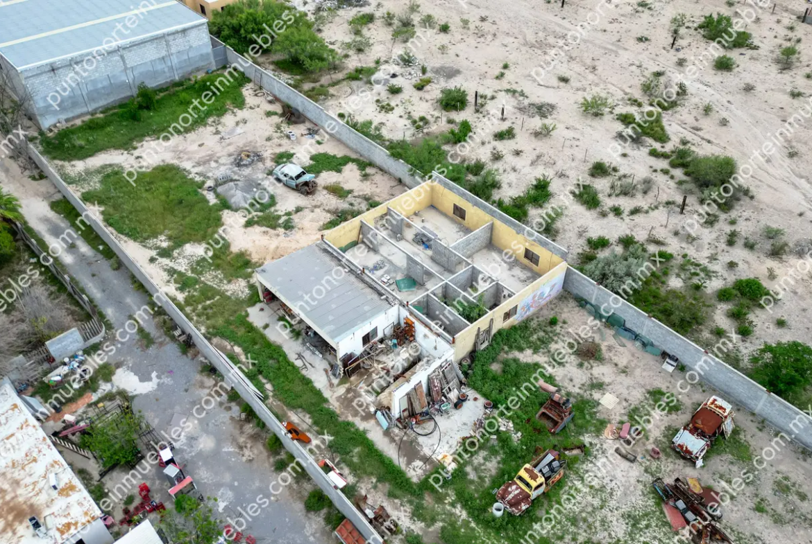 Venta Nave Industrial 1,000m2 Techados, con $6,500m2 de Terreno en Estancias, Monclova