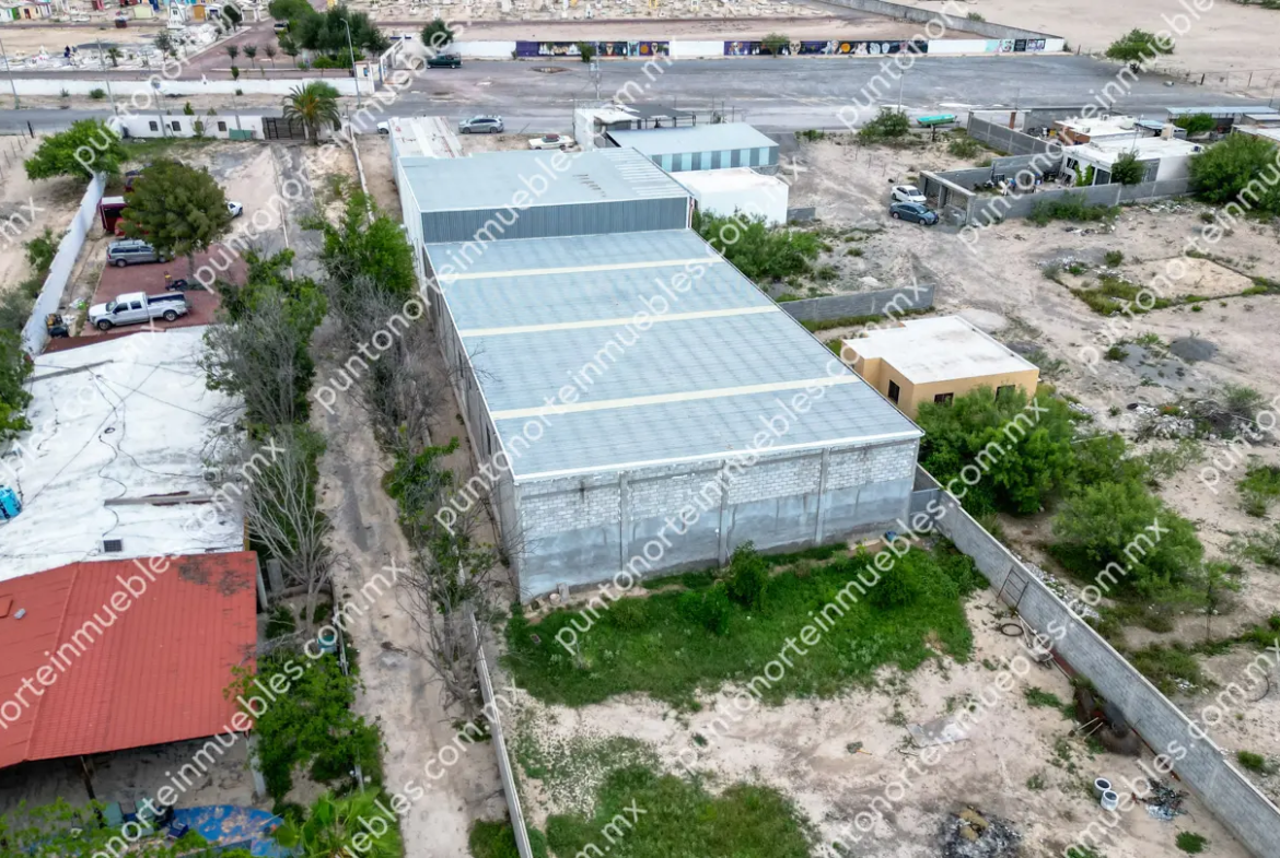 Venta Nave Industrial 1,000m2 Techados, con $6,500m2 de Terreno en Estancias, Monclova