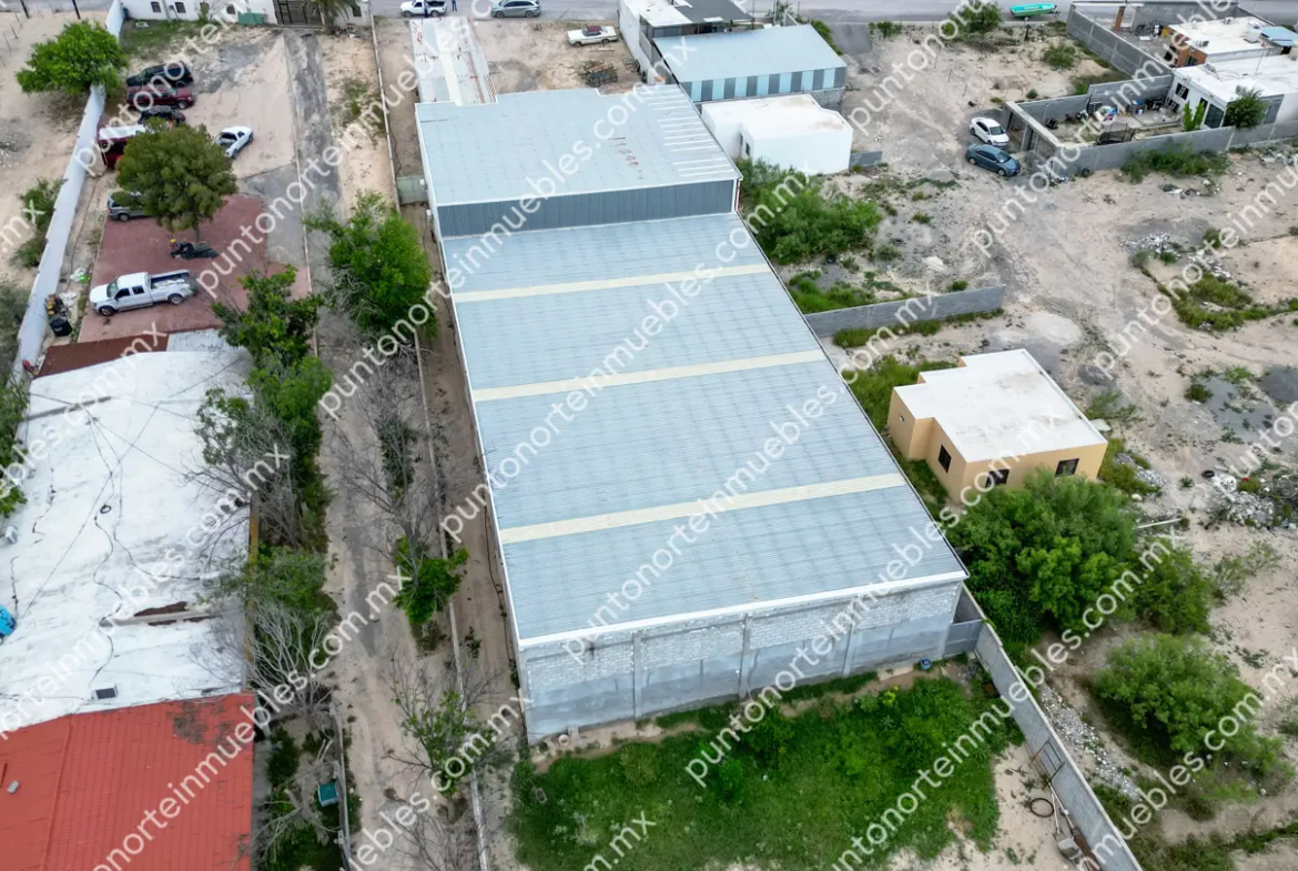 Venta Nave Industrial 1,000m2 Techados, con $6,500m2 de Terreno en Estancias, Monclova