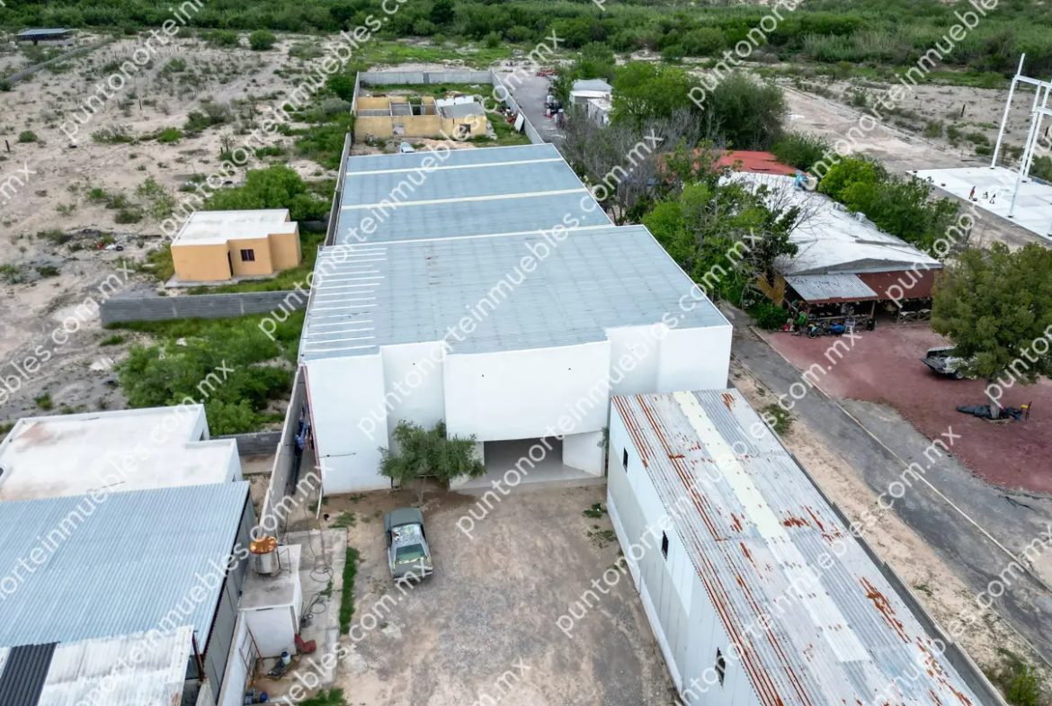 Venta Nave Industrial 1,000m2 Techados, con $6,500m2 de Terreno en Estancias, Monclova