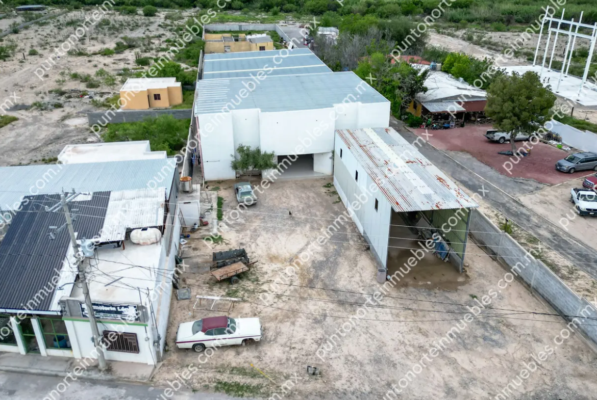 Venta Nave Industrial 1,000m2 Techados, con $6,500m2 de Terreno en Estancias, Monclova