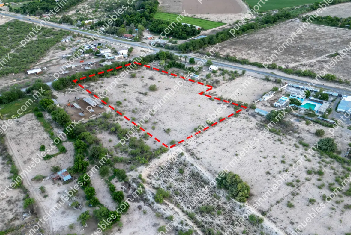 Venta Terreno de 1.57 Hectáreas, 104 metros de frente, ubicado en San Buena a 50 metros de Carretera a San Blas