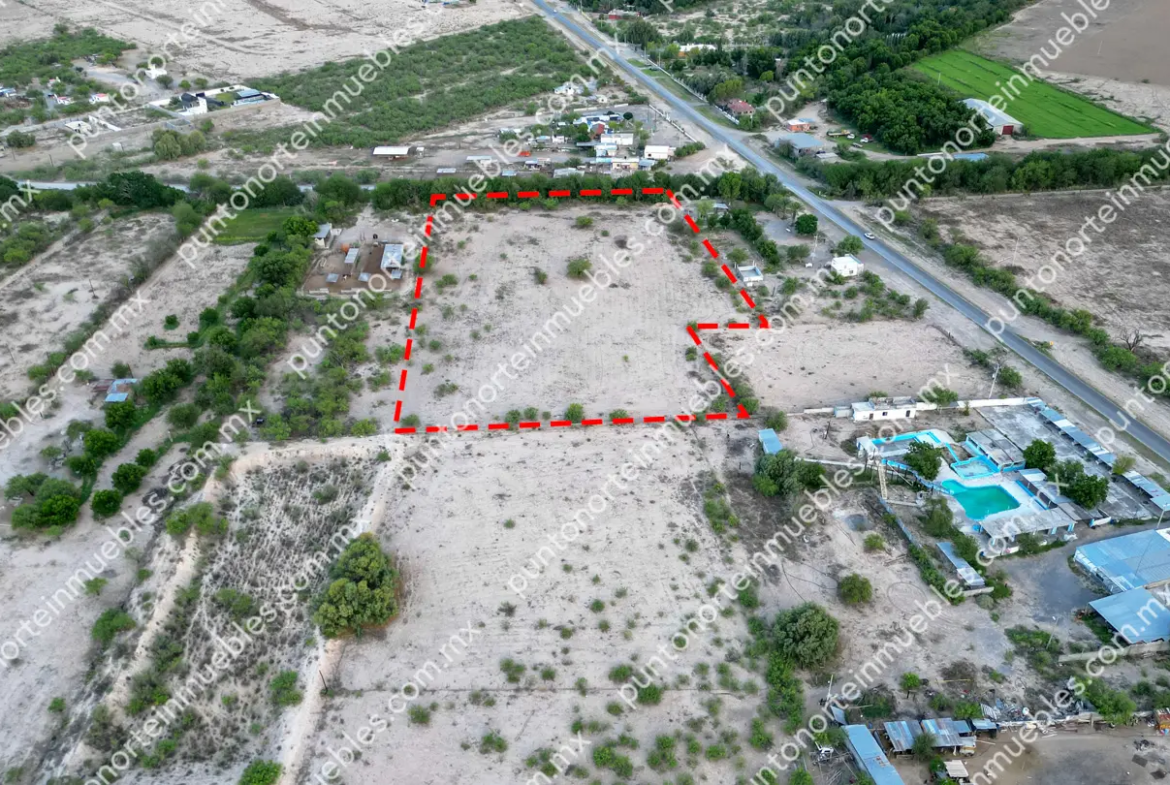 Venta Terreno de 1.57 Hectáreas, 104 metros de frente, ubicado en San Buena a 50 metros de Carretera a San Blas