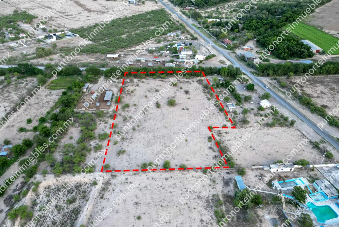 Venta Terreno de 1.57 Hectáreas, 104 metros de frente, ubicado en San Buena a 50 metros de Carretera a San Blas