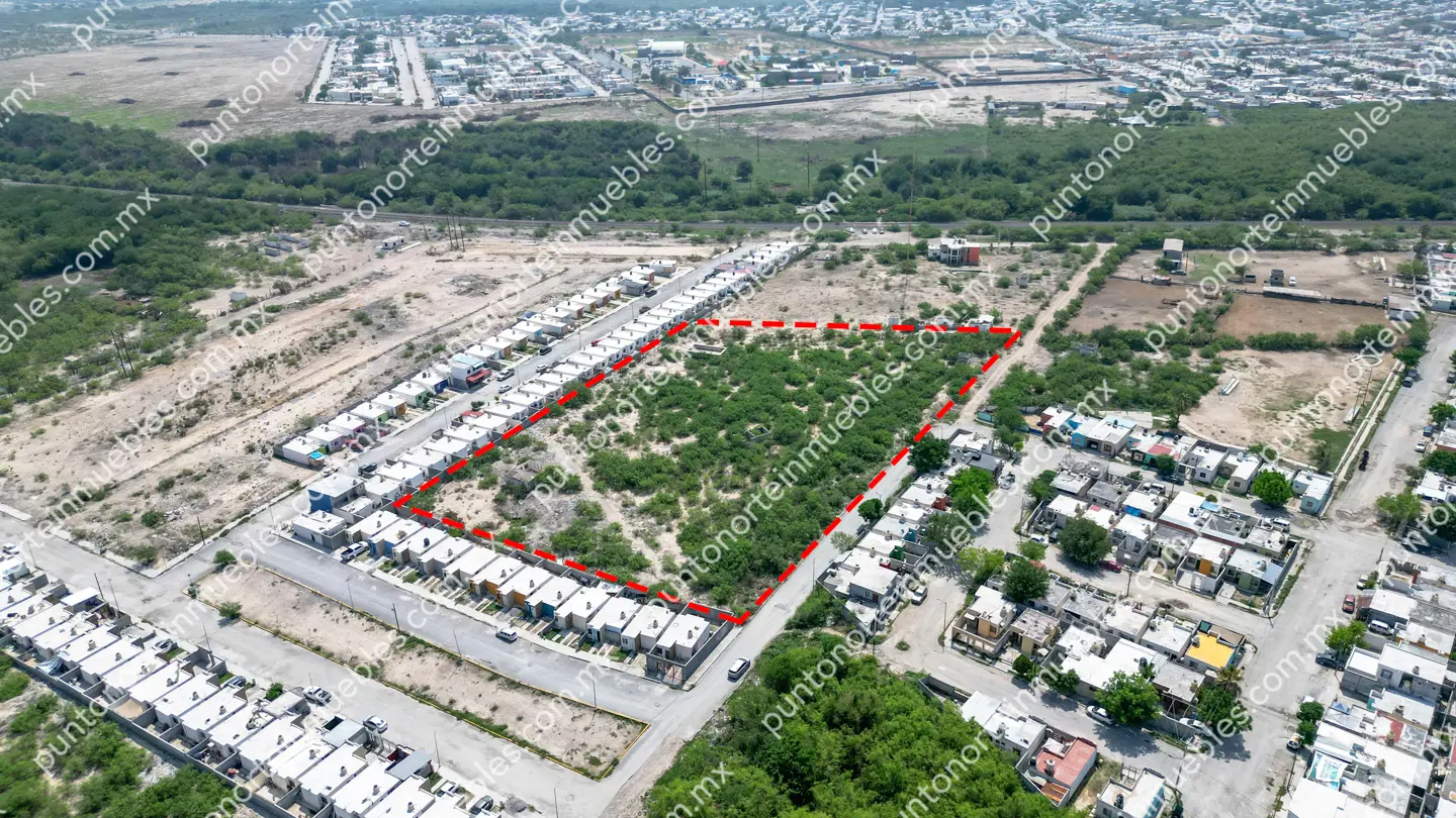 Terreno 11,785 Col Fracc Rieles Frontera 01 Venta Terreno urbano de 11,785m2 en Fracc Los Rieles, zona de desarrollo de vivienda en Frontera