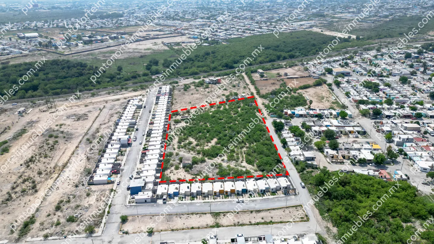Terreno 11,785 Col Fracc Rieles Frontera 03 Venta Terreno urbano de 11,785m2 en Fracc Los Rieles, zona de desarrollo de vivienda en Frontera