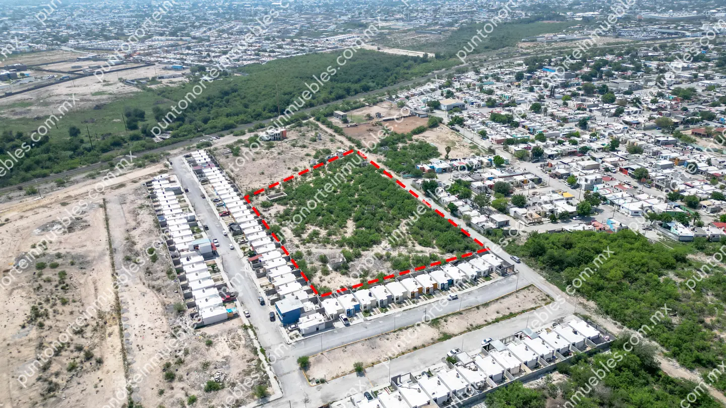 Terreno 11,785 Col Fracc Rieles Frontera 04 Venta Terreno urbano de 11,785m2 en Fracc Los Rieles, zona de desarrollo de vivienda en Frontera