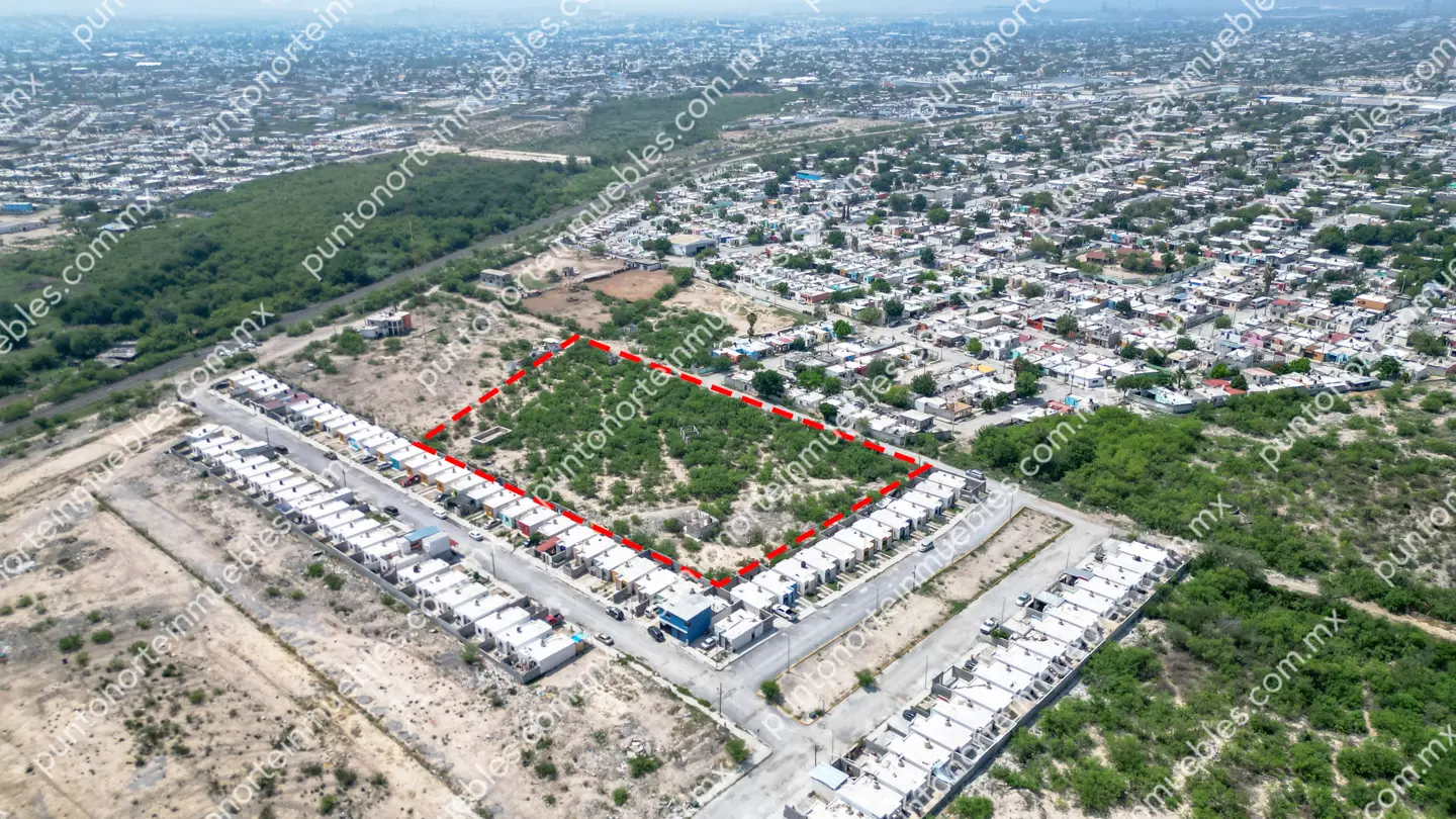 Terreno 11,785 Col Fracc Rieles Frontera 05 Venta Terreno urbano de 11,785m2 en Fracc Los Rieles, zona de desarrollo de vivienda en Frontera