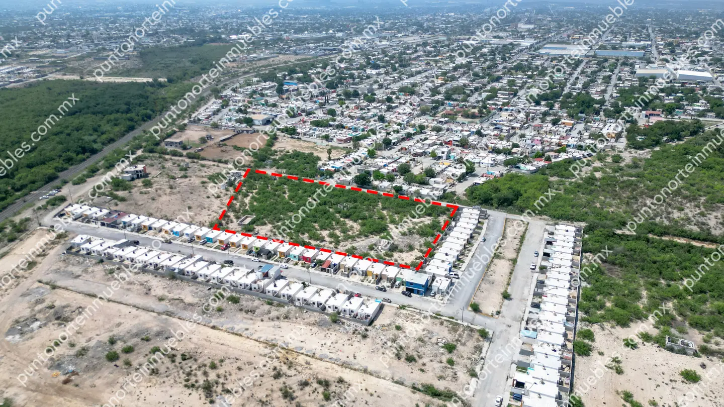 Terreno 11,785 Col Fracc Rieles Frontera 06 Venta Terreno urbano de 11,785m2 en Fracc Los Rieles, zona de desarrollo de vivienda en Frontera