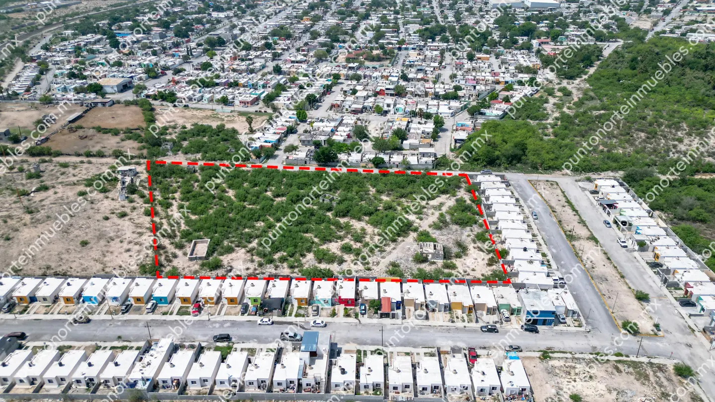Terreno 11,785 Col Fracc Rieles Frontera 08 Venta Terreno urbano de 11,785m2 en Fracc Los Rieles, zona de desarrollo de vivienda en Frontera